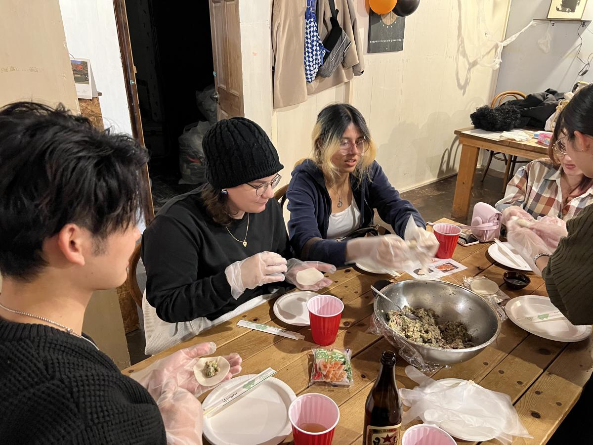 ゲストハウスでの餃子パーティ（2024/10/30）